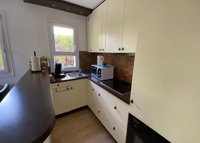 Sunny Cocoon With Garden Close To The Sea Apartment *