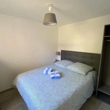 Sunny Cocoon With Garden Close To The Sea 公寓