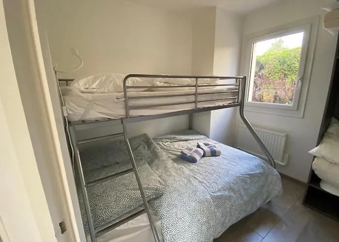 Sunny Cocoon With Garden Close To The Sea *